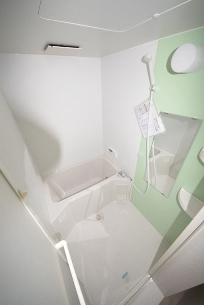 バス・シャワールーム　追い焚き付き浴室