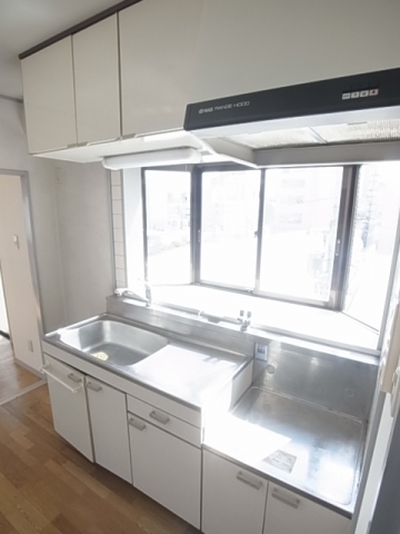 キッチン　ガスコンロ設置型のキッチン