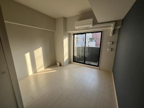 居室・リビング　室内