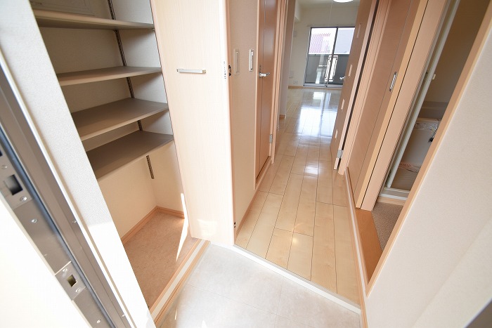 玄関　明るい玄関です