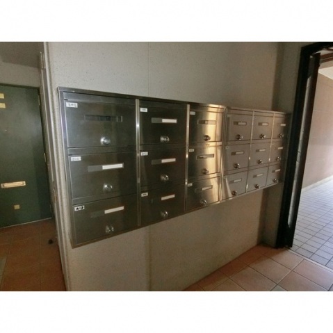 ロビー　メールボックス