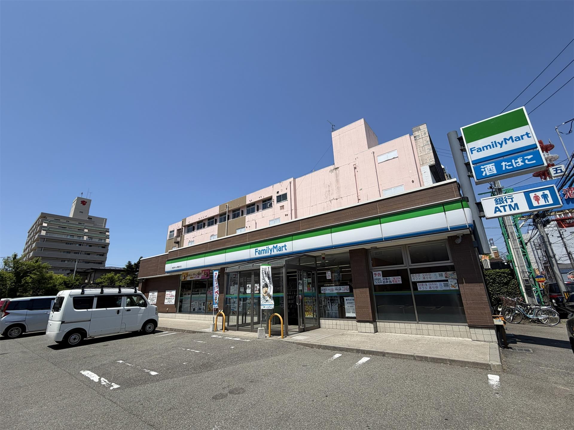コンビニ　ファミリーマート秋田赤れんが館通り店（コンビニ）まで400m