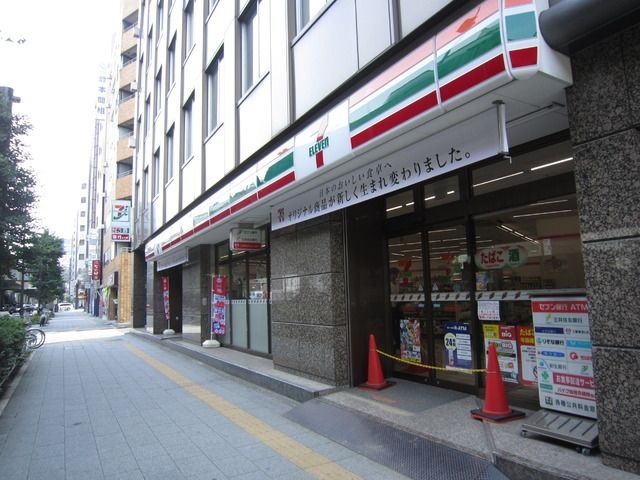 コンビニ　セブンイレブン（コンビニ）まで240m