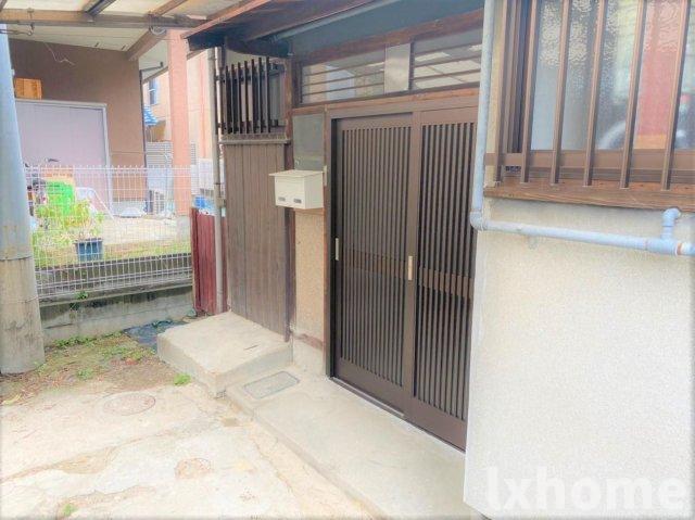 エントランス　建物の内部です