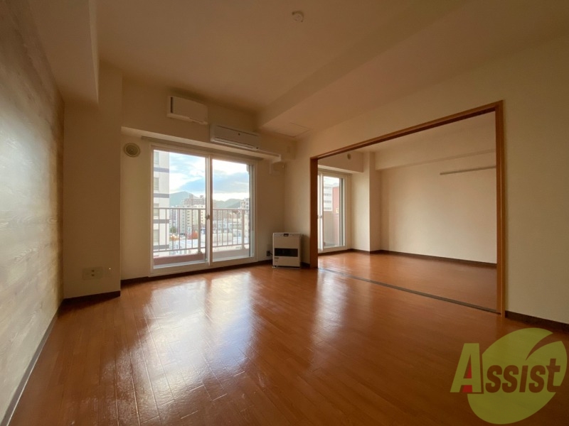 居室・リビング　広くてキレイなお部屋が広がっていて、充実した生活が送れそう。