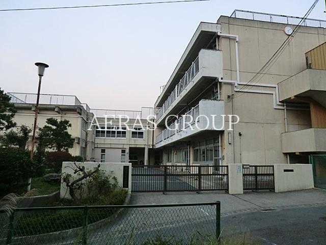 中学校　横浜市立岡津中学校（中学校）まで794m