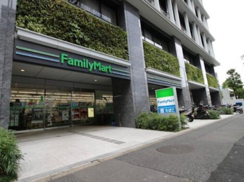 コンビニ　ファミリーマート南船場一丁目店（コンビニ）まで160m