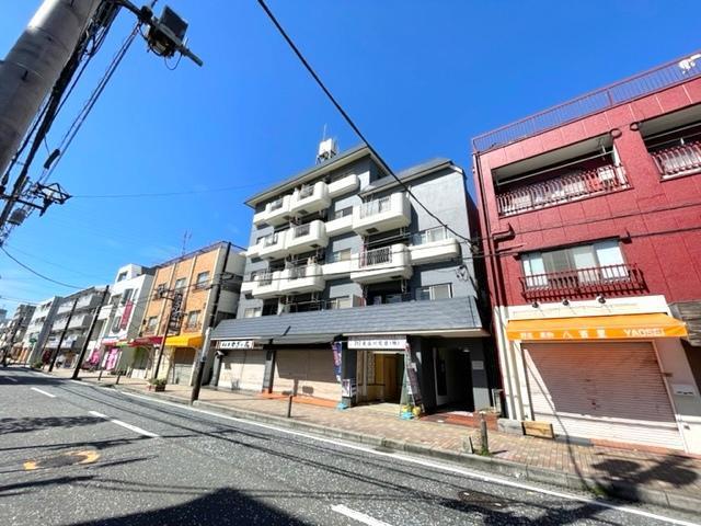 建物外観　商店街沿いで日当たりも良好です。