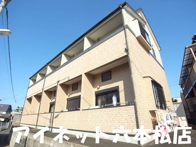 建物外観　最寄り駅徒歩4分圏内の人気アパート