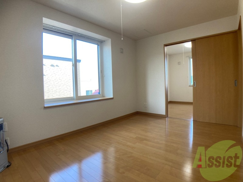 居室・リビング　広くてキレイなお部屋が広がっていて、充実した生活が送れそう。