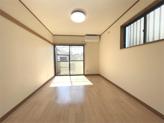 居室・リビング　※別部屋の参考写真です