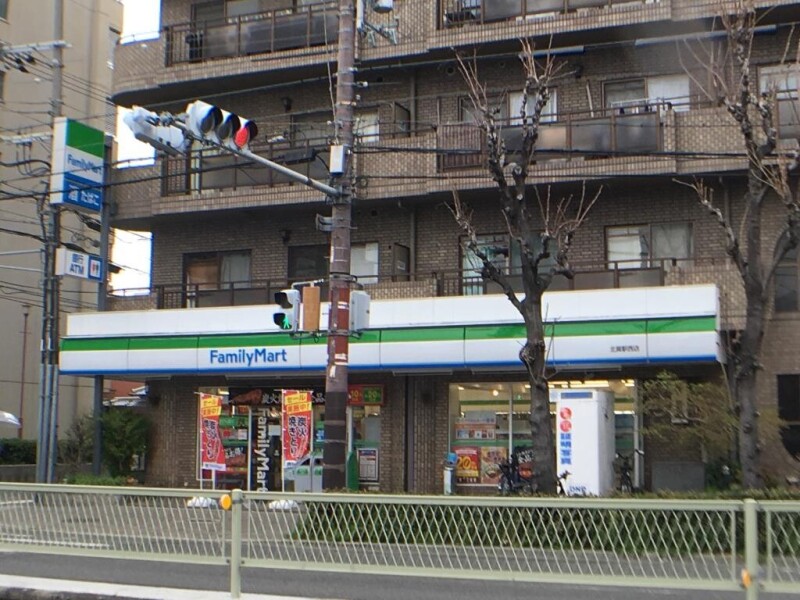 コンビニ　ファミリーマート北巽駅西店（コンビニ）まで84m