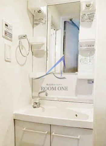 洗面設備　洗面台です。