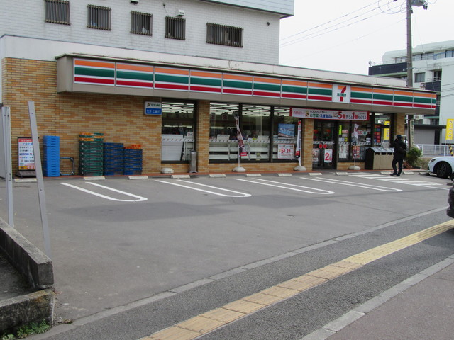 コンビニ　セブンイレブン仙台八木山（コンビニ）まで265m