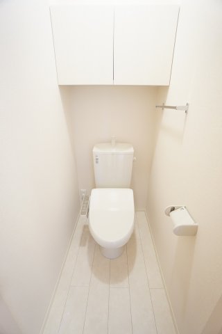 トイレ　※同物件、反転タイプの写真になります。