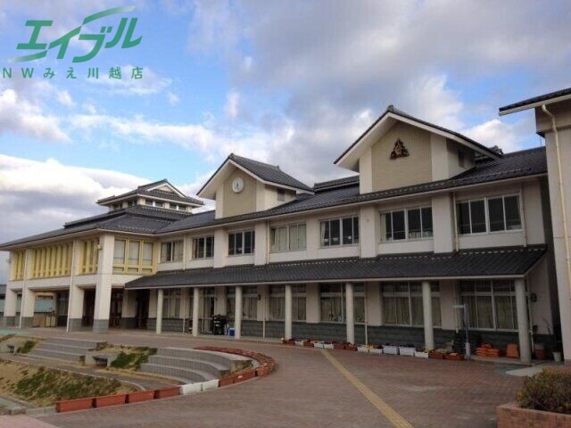 中学校　桑名市立長島中学校（中学校）まで921m