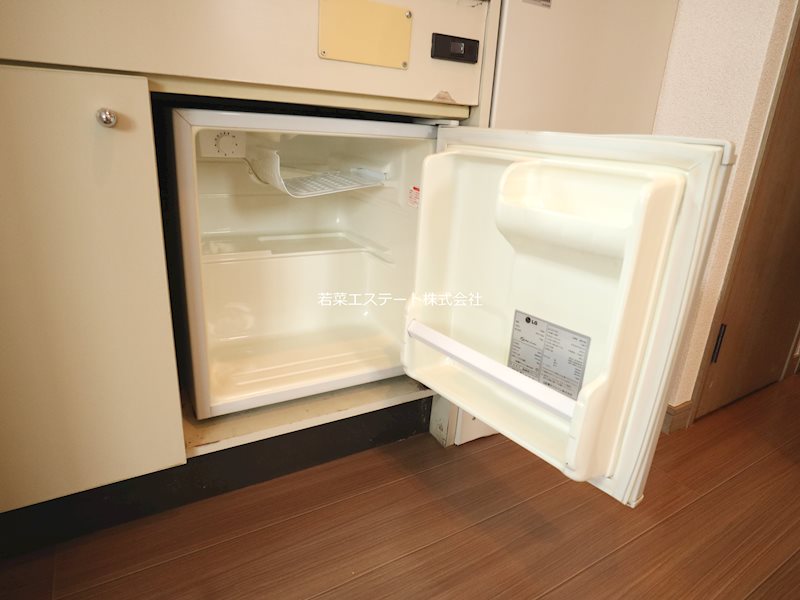 その他設備　キッチン下冷蔵庫