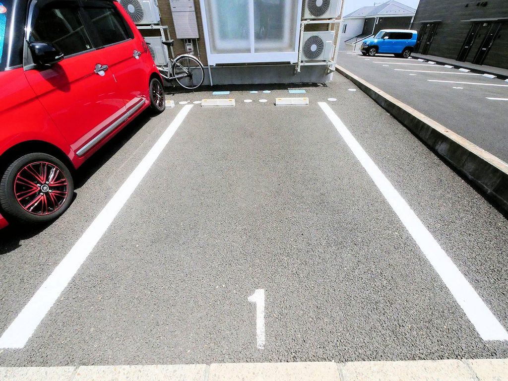 駐車場　駐車場