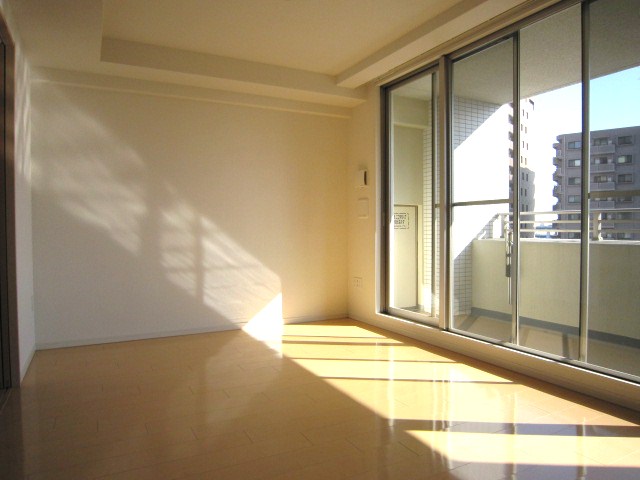 居室・リビング　写真は同マンションの別のお部屋のものです