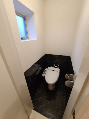 トイレ　シンプルで使いやすいトイレです