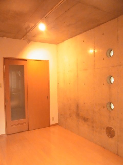 玄関　※同タイプの別のお部屋です。