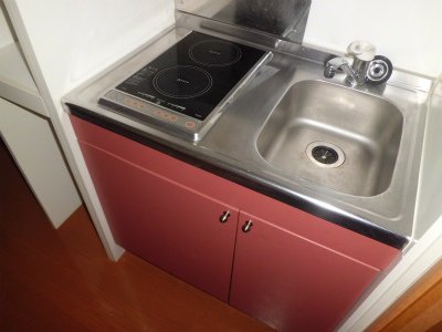 キッチン　２口電気コンロ付きミニキッチン。