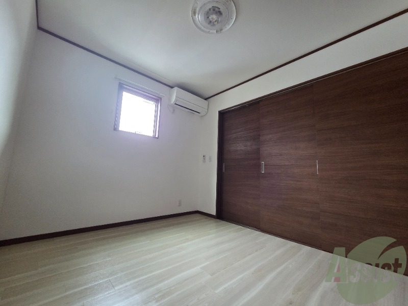 その他部屋・スペース　５．３帖の寝室です。過ごしやすそうですね。