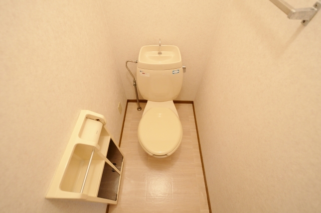 トイレ　シンプルで掃除のしやすいトイレです♪