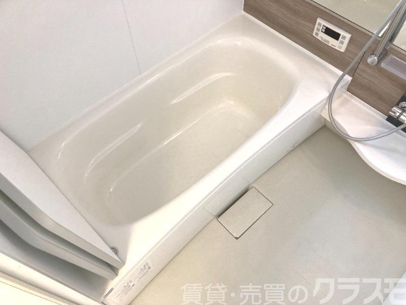 バス・シャワールーム　浴室乾燥機＆追焚機能付き広々バスルーム♪