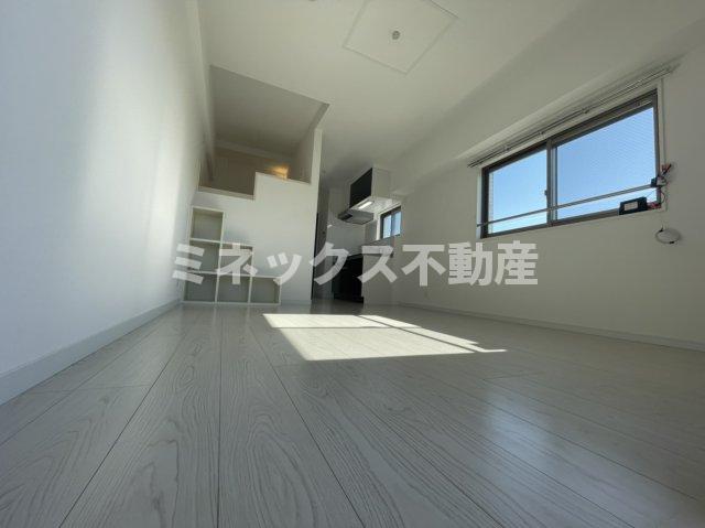 居室・リビング　同タイプのお部屋の写真。現況を優先します。