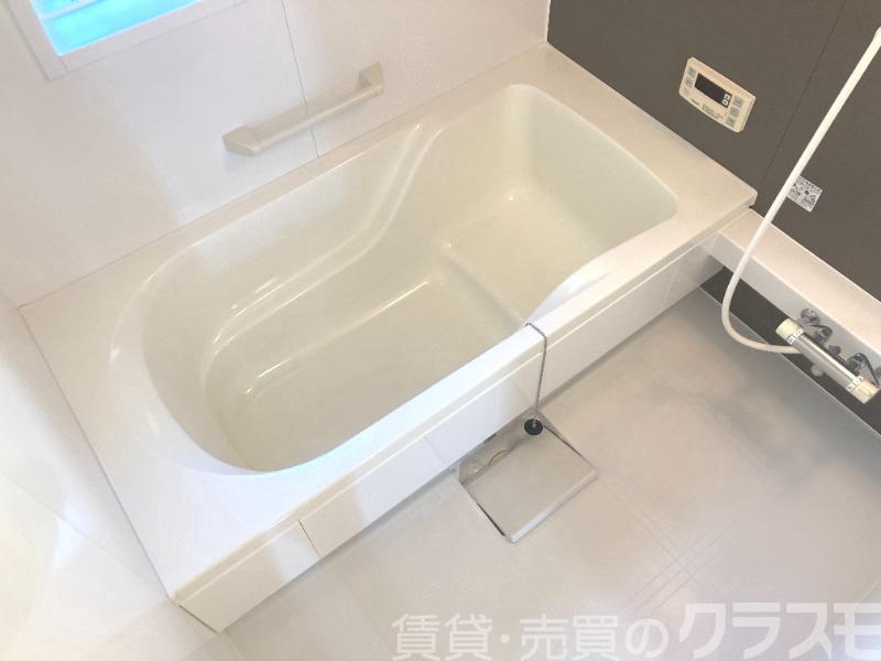 バス・シャワールーム　浴室乾燥機＆追焚機能付き広々バスルーム♪