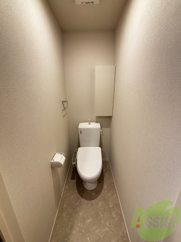 トイレ　トイレはウォシュレット機能付きです。安心して使用できますね。
