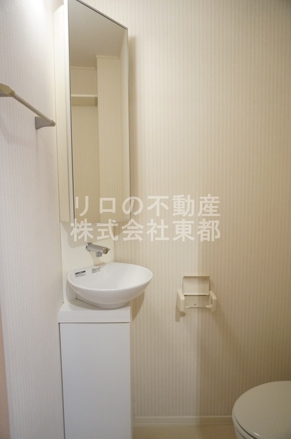 洗面設備　洗面台と鏡もございます☆