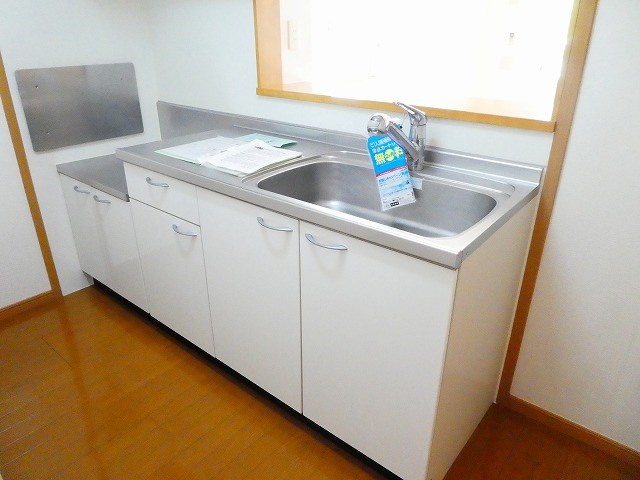 キッチン　写真は204号室です（参考）