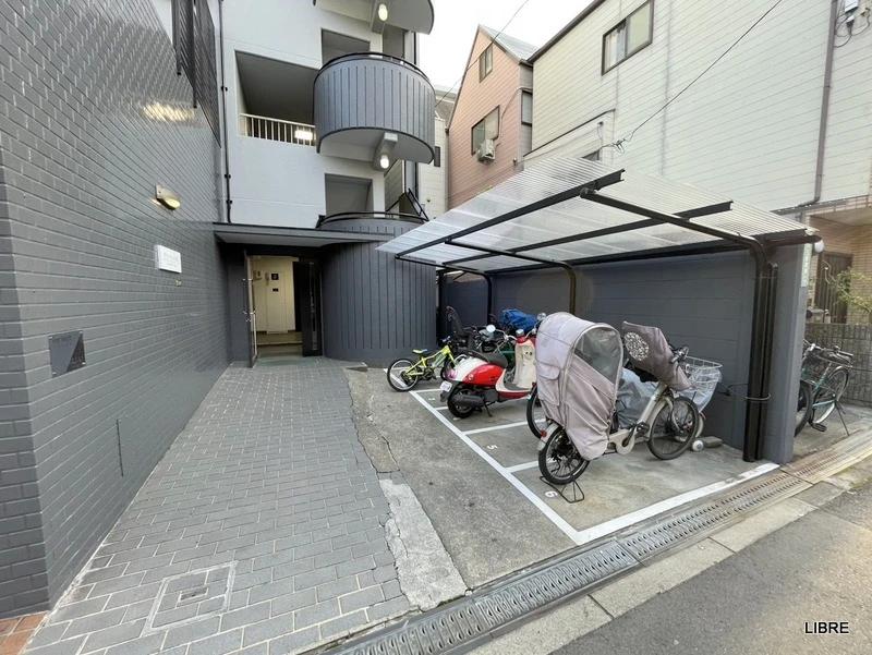 駐車場　駐輪スペースです！