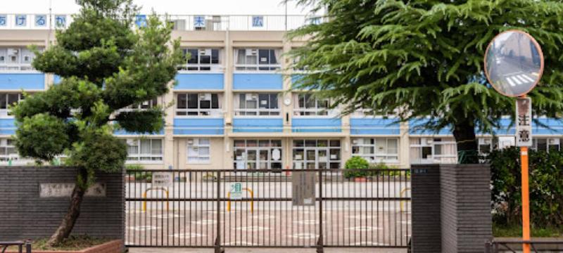 小学校　末広小学校（小学校）まで400m