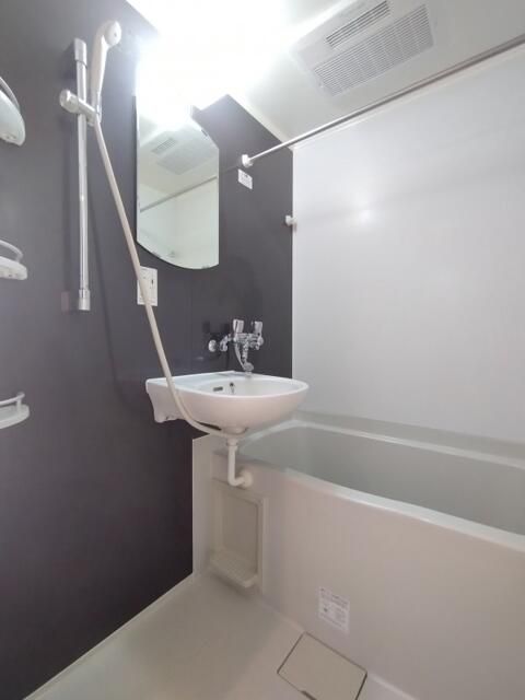 バス・シャワールーム　※別部屋の参考写真です。