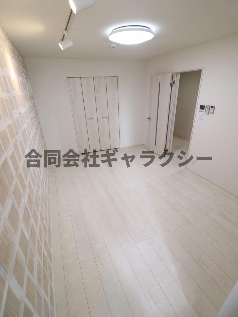 居室・リビング　7帖の明るい洋室