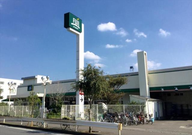 スーパー　ＦＵＪＩ鵠沼店（スーパー）まで383m