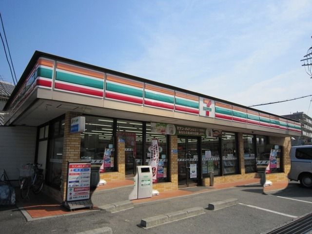 コンビニ　セブンイレブン（コンビニ）まで100m
