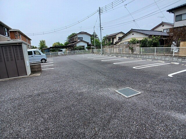 駐車場　駐車場に車を止められます