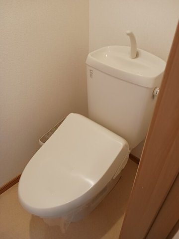 トイレ　清潔感のあるトイレです
