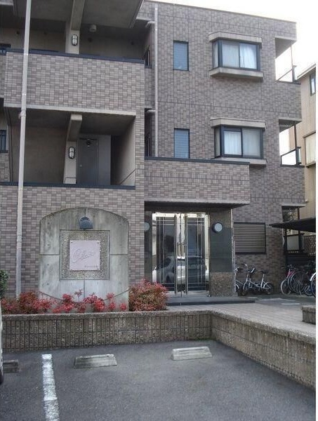 エントランス　名古屋で一番初期費用の安い賃貸専門の不動産会社です(^^)