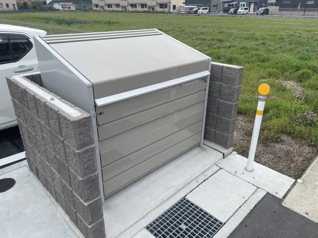 その他　ゴミ捨て場（その他）まで50m