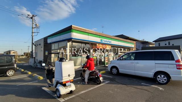 コンビニ　ファミリーマート 川越小中居店（コンビニ）まで569m