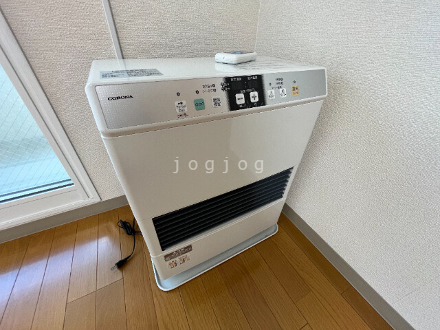 その他設備　灯油ＦＦ式ストーブ