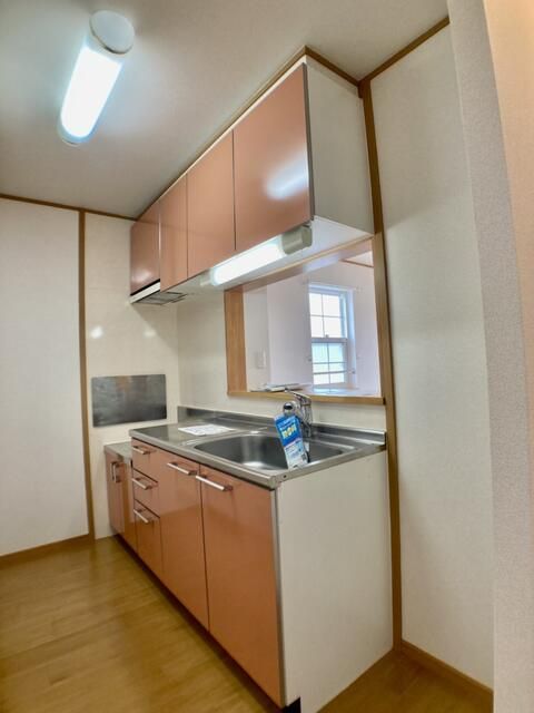 キッチン　写真は別の部屋のものです。