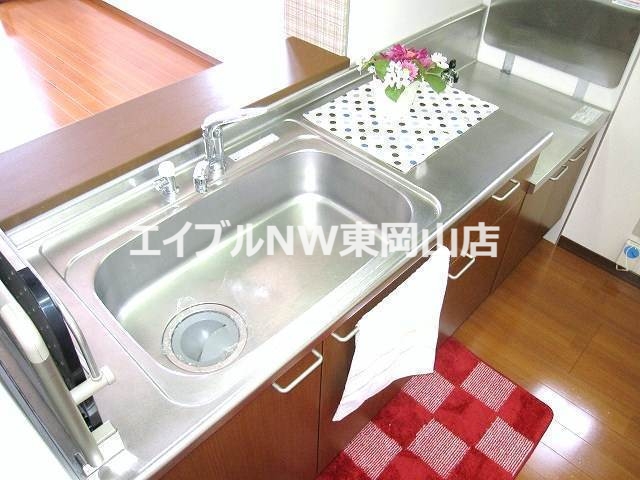 キッチン　別のお部屋の写真です。実際とは異なります。
