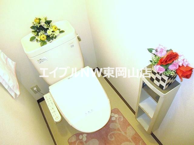 トイレ　別のお部屋の写真です。実際とは異なります。