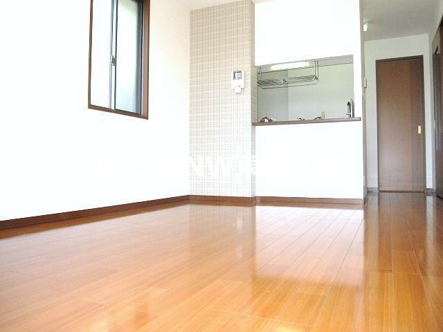 居室・リビング　別のお部屋の写真です。実際とは異なります。
